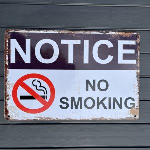 No Smoking Metalskilt
